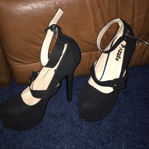 Women’s black pump heels